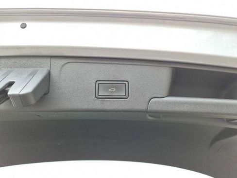 Used 2021 Volkswagen Atlas Cross Sport SEL Premium R-Line image 9