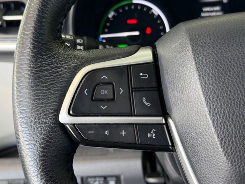 Certified 2023 Toyota Sienna XLE AWD/4WD image 25