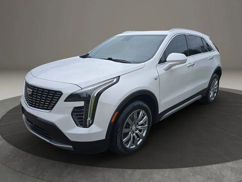 Used 2019 Cadillac XT4 Premium Luxury w/ Technology Package AWD/4WD image 2