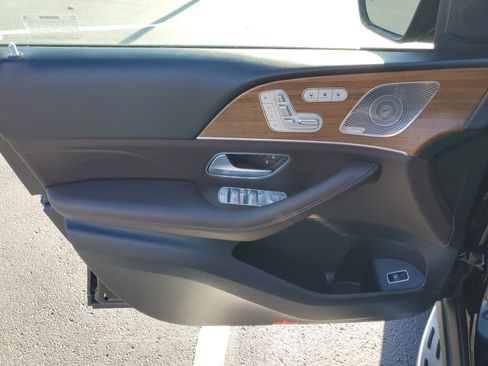 Used 2023 Mercedes-Benz GLS 450 4MATIC image 20