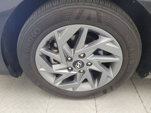 Used 2024 Hyundai Elantra SEL FWD image 31