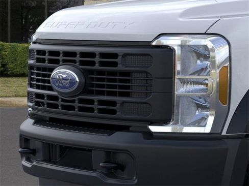 New 2026 Ford F550 4x4 Crew Cab image 17