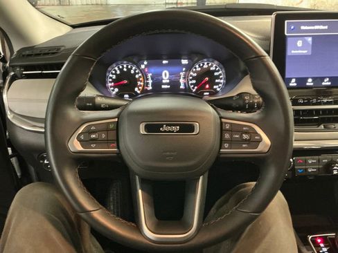 Certified 2022 Jeep Compass Limited image 19