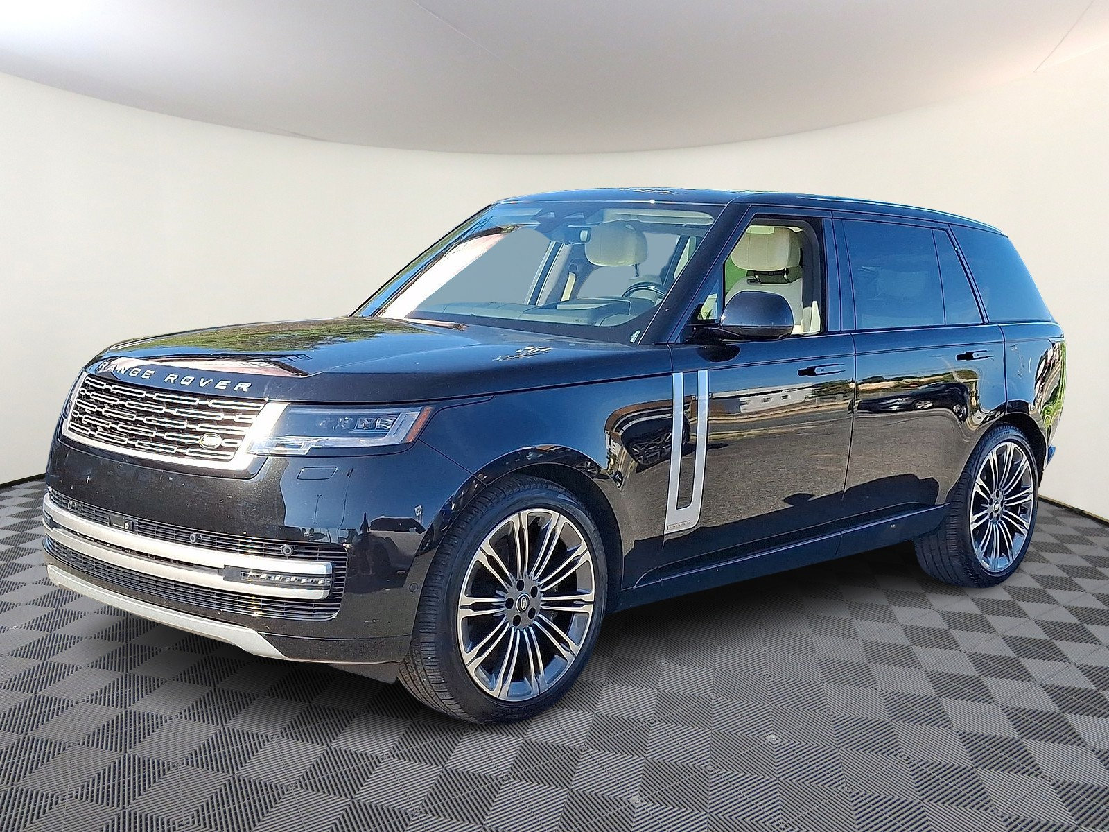 Certified 2024 Land Rover Range Rover Long Wheelbase Autobiography AWD/4WD image 1