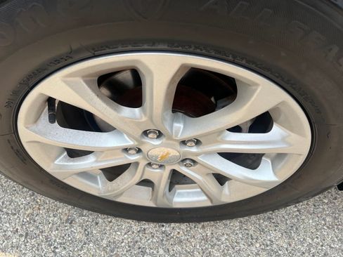 Used 2018 Chevrolet Equinox LT w/ Sun & Infotainment Package FWD image 43