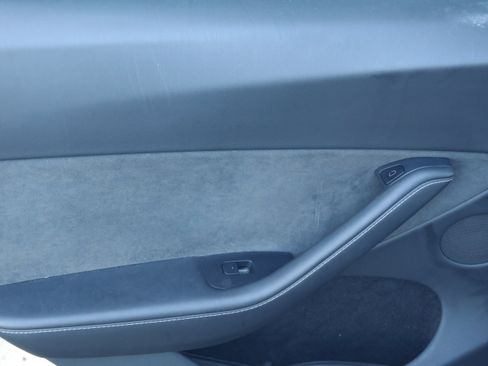 Used 2023 Tesla Model Y AWD image 29