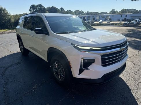 New 2026 Chevrolet Traverse LT image 14