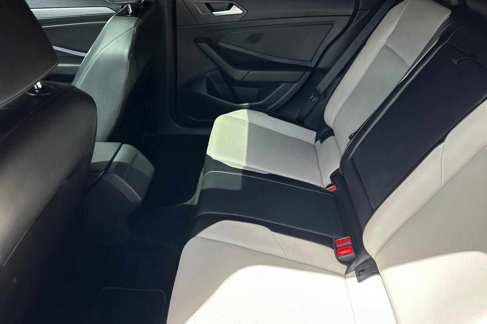 Used 2019 Volkswagen Jetta R-Line FWD image 12