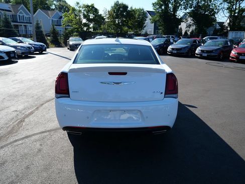 Used 2018 Chrysler 300 S w/ 300S Premium Group 2 AWD/4WD image 4