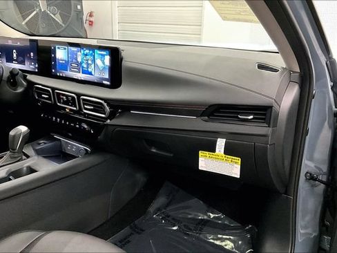 New 2026 Nissan Sentra SR w/ SR Premium Package FWD image 34
