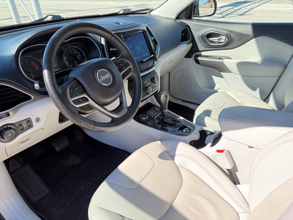 Used 2019 Jeep Cherokee Limited AWD/4WD image 25