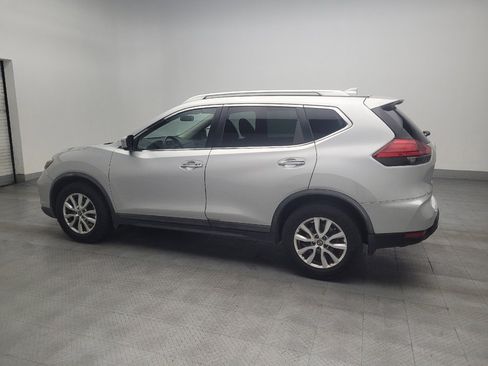 Used 2017 Nissan Rogue SV image 3