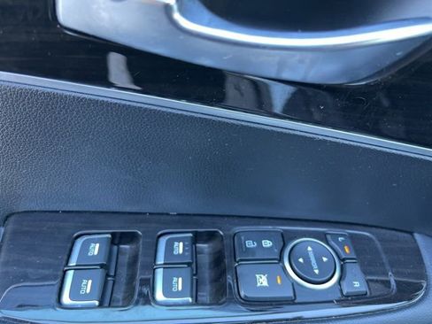 Used 2020 Kia Sorento LX w/ LX I4 Convenience Package image 6