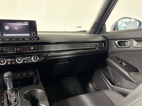 Used 2025 Honda Civic Sport image 27