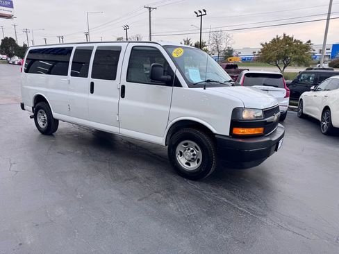 Used 2022 Chevrolet Express 3500 LS image 7