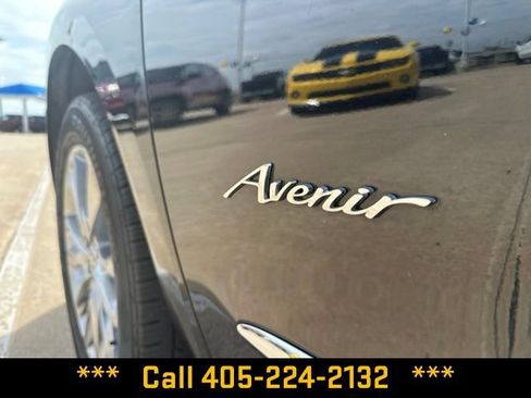 Used 2023 Buick Enclave Avenir AWD/4WD image 3