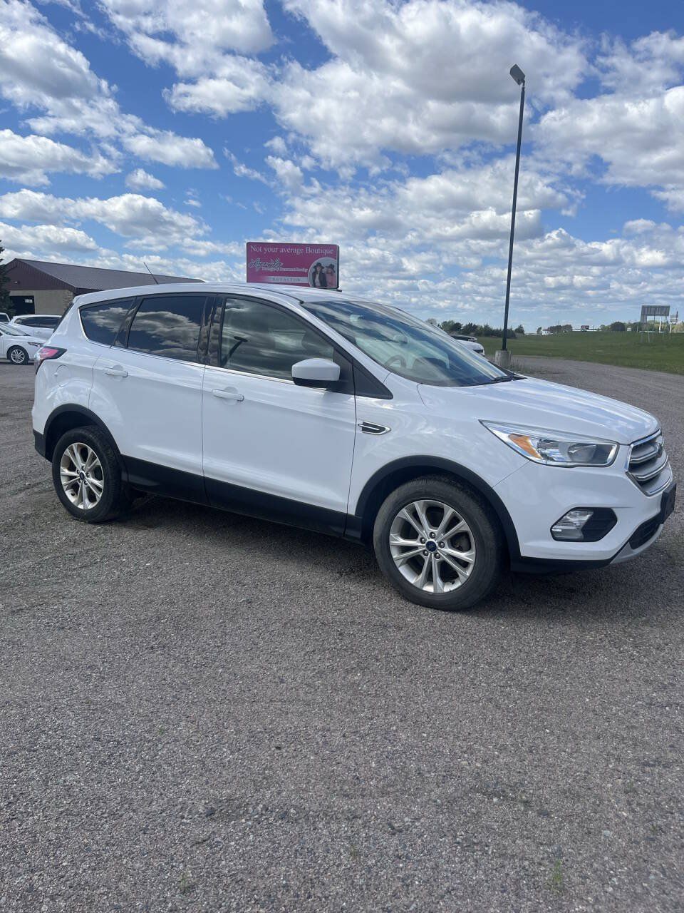 Used 2017 Ford Escape SE AWD/4WD image 3