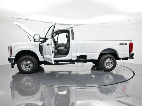 New 2026 Ford F250 XL w/ XL Chrome Package image 41