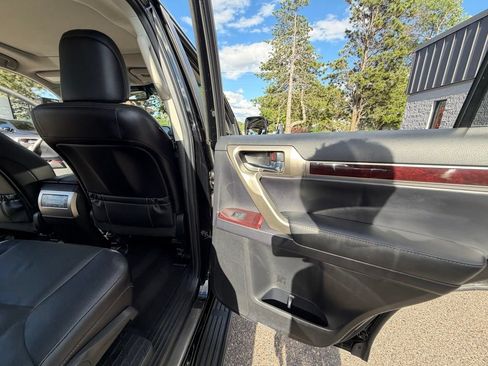 Used 2016 Lexus GX 460 w/ Premium Package AWD/4WD image 25
