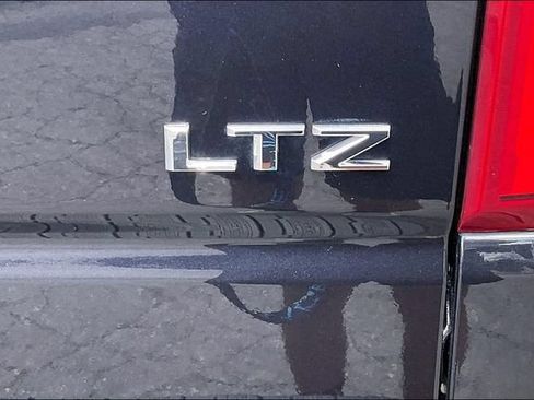 Used 2022 Chevrolet Silverado 1500 LTZ AWD/4WD image 21