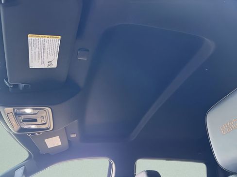 Used 2022 Chevrolet Silverado 1500 High Country image 29