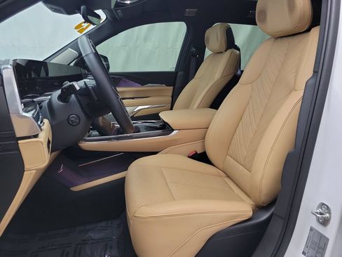 Used 2025 Cadillac Escalade IQ Sport 2 AWD/4WD image 9