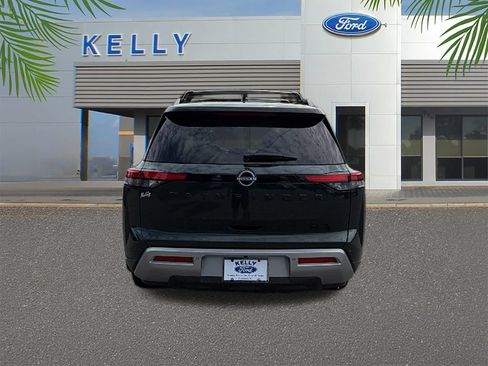 Used 2023 Nissan Pathfinder SL w/ SL Premium Package FWD image 4