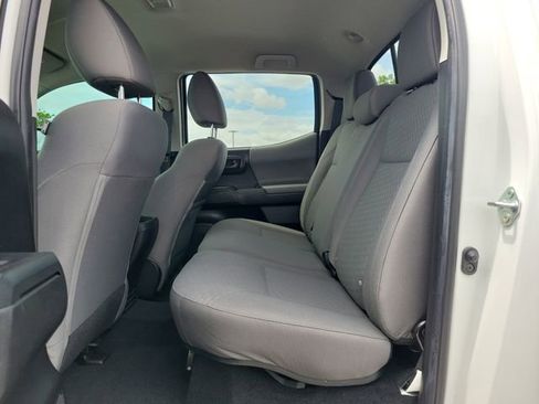 Used 2022 Toyota Tacoma SR AWD/4WD image 10