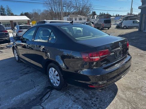 Used 2016 Volkswagen Jetta S image 4