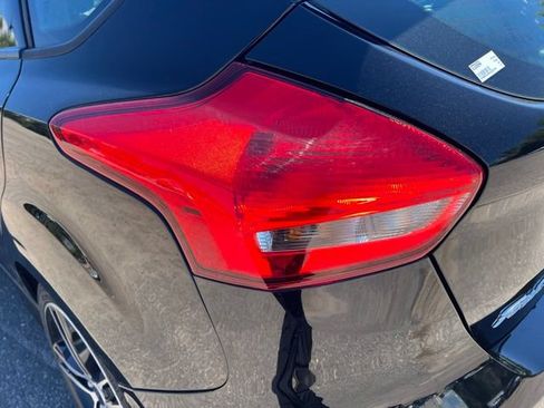 Used 2016 Ford Focus ST w/ Equipment Group 401A FWD image 11