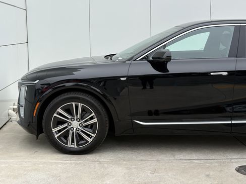 New 2026 Cadillac Lyriq Luxury AWD/4WD image 5