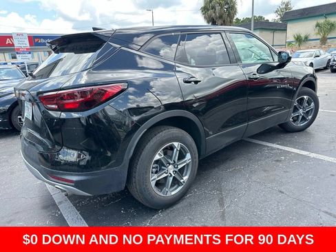 Used 2025 Chevrolet Blazer LT FWD image 3