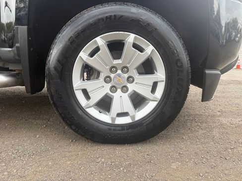 Used 2015 Chevrolet Colorado LT AWD/4WD image 11