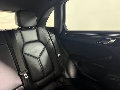 Certified 2026 Porsche Macan AWD/4WD image 17