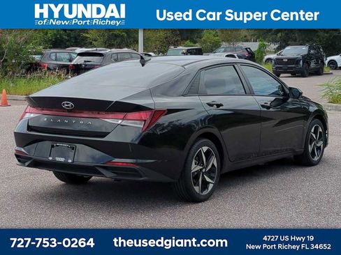 Certified 2023 Hyundai Elantra SEL w/ Convenience Package FWD image 5