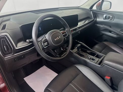 Used 2024 Kia Sorento S AWD/4WD image 13