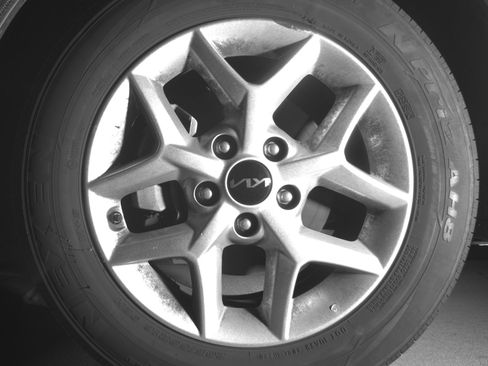 Used 2025 Kia Soul LX w/ LX Technology Package FWD image 12