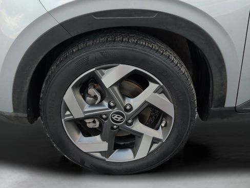 Used 2022 Hyundai Venue SEL FWD image 12