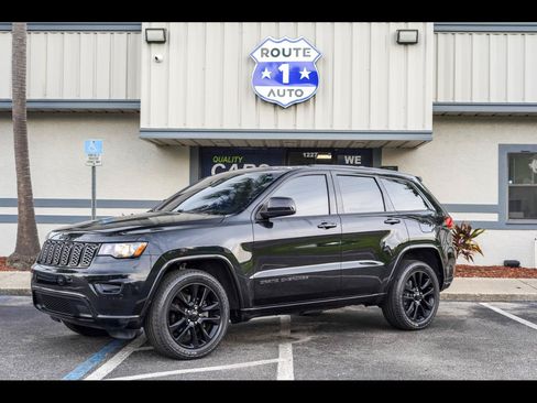 Used 2018 Jeep Grand Cherokee Altitude AWD/4WD image 1
