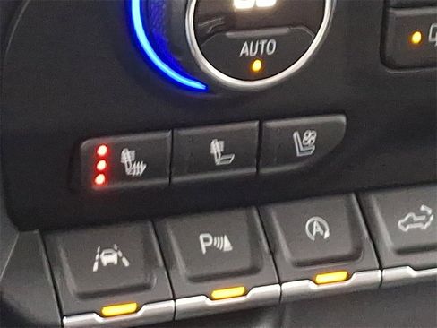 Used 2020 Chevrolet Silverado 1500 LTZ w/ LTZ Premium Package image 25