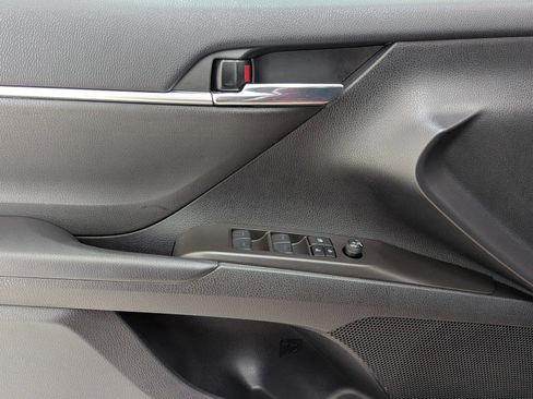 Used 2023 Toyota Camry SE image 13