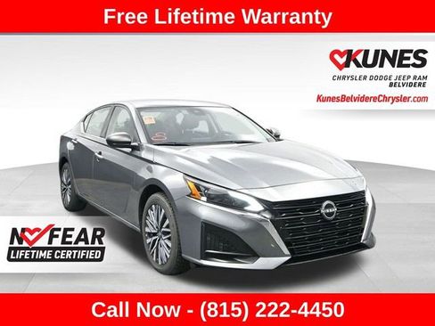 Used 2024 Nissan Altima 2.5 SV AWD/4WD image 1