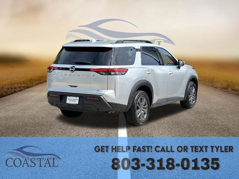 Certified 2025 Nissan Pathfinder SV FWD image 14