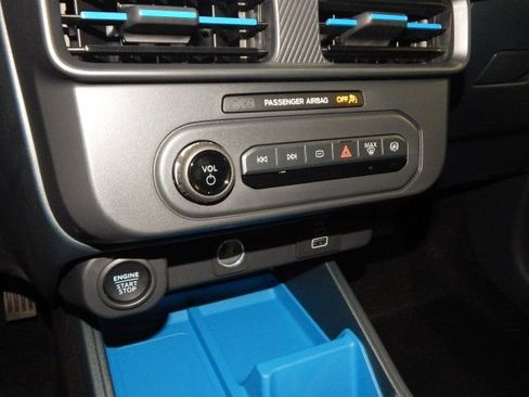 New 2025 Ford Maverick XLT image 22