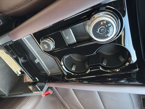 New 2026 Ford Explorer Platinum image 29