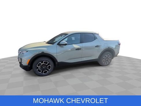 Used 2023 Hyundai Santa Cruz SE image 4