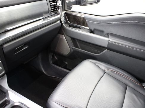 Used 2024 Ford F250 Lariat w/ Tremor Off-Road Package AWD/4WD image 38