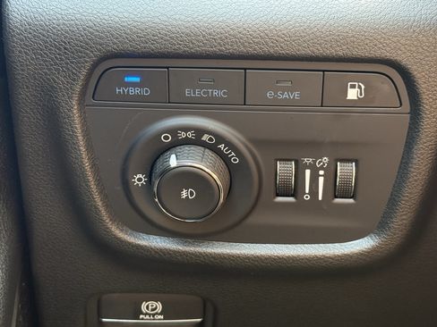 Used 2022 Jeep Grand Cherokee Trailhawk AWD/4WD image 26