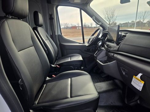 New 2026 Ford Transit 250 148 Medium Roof RWD image 5