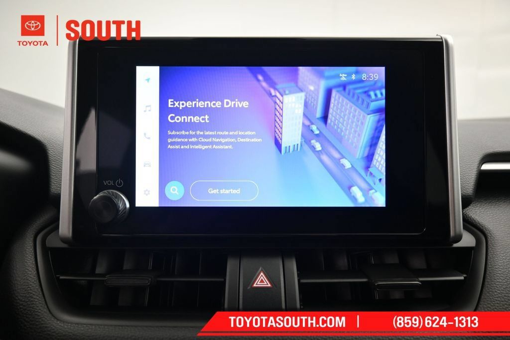 Used 2025 Toyota RAV4 XLE AWD/4WD image 13